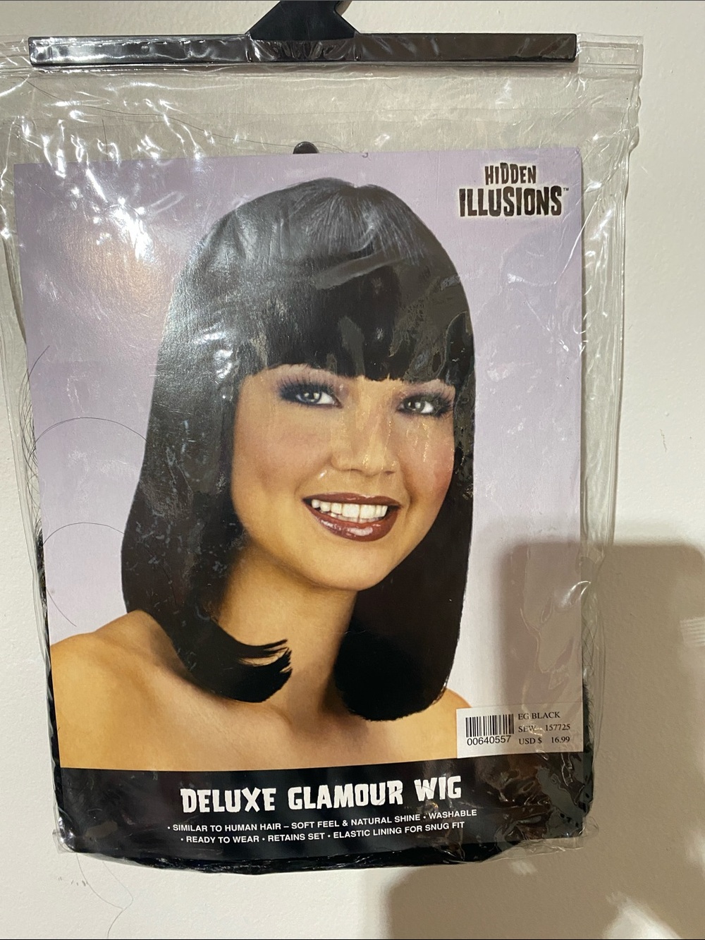 Black Deluxe Glamour Synthetic Wig - Sleek Straight Style
